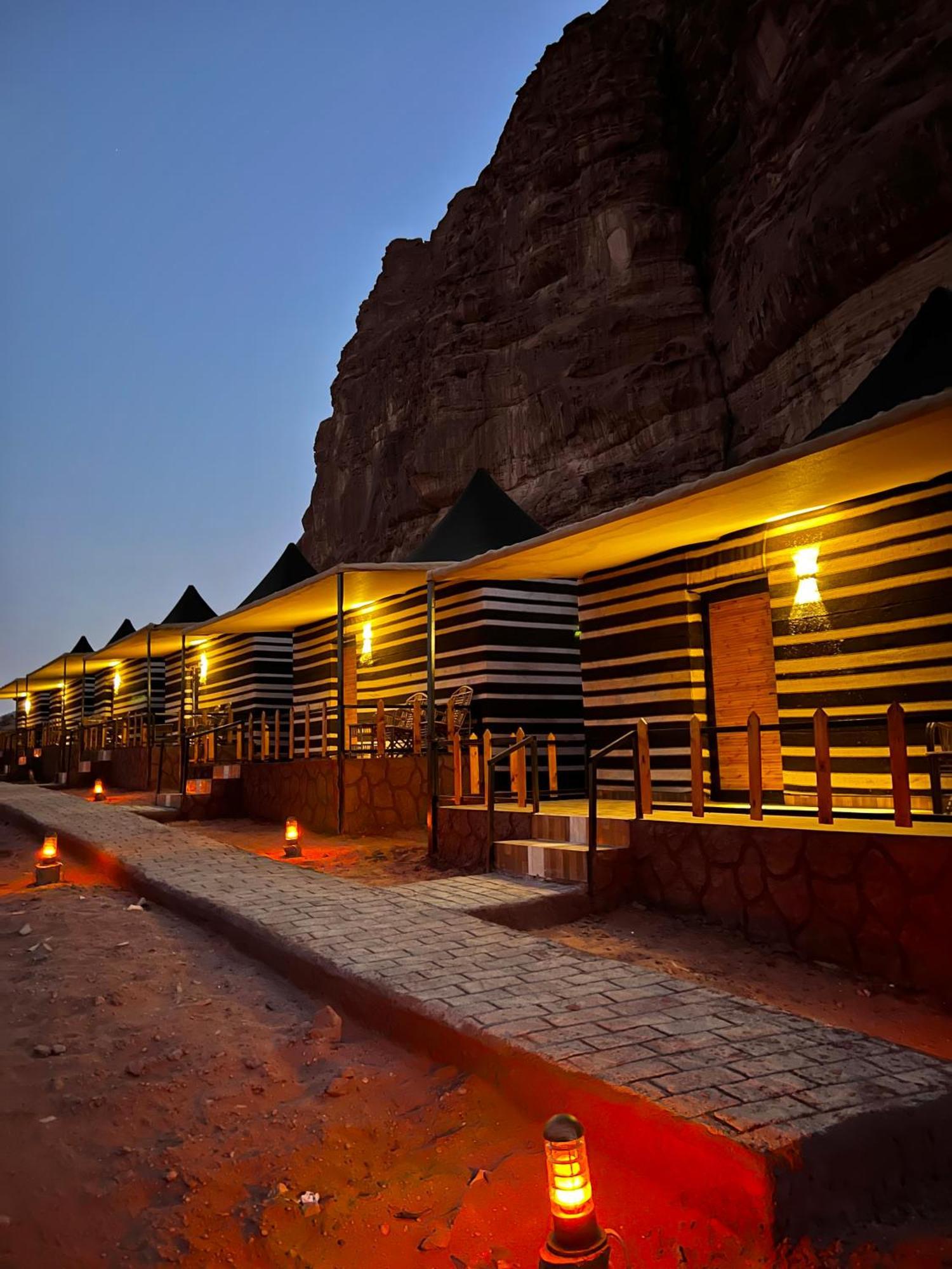 Rum Stardust Luxury Camp 와디럼 외부 사진